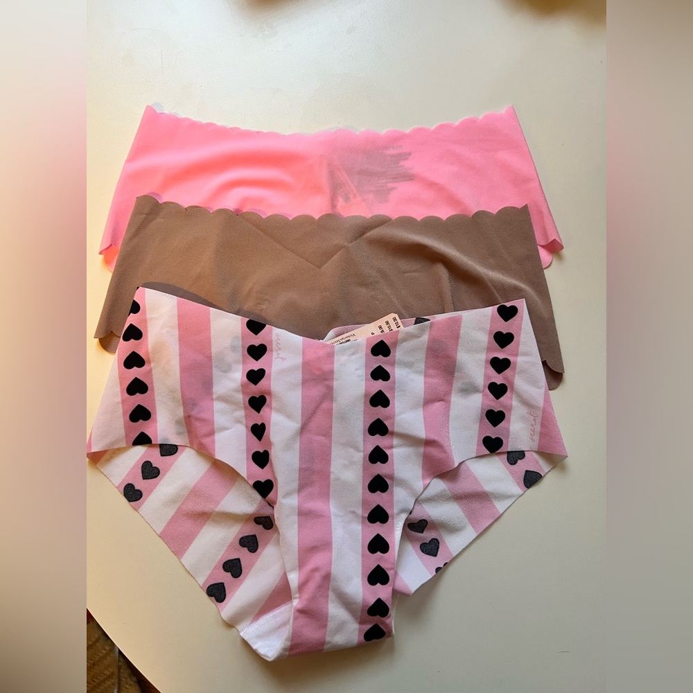 Victoria’s Secret Seamless Panties NWT